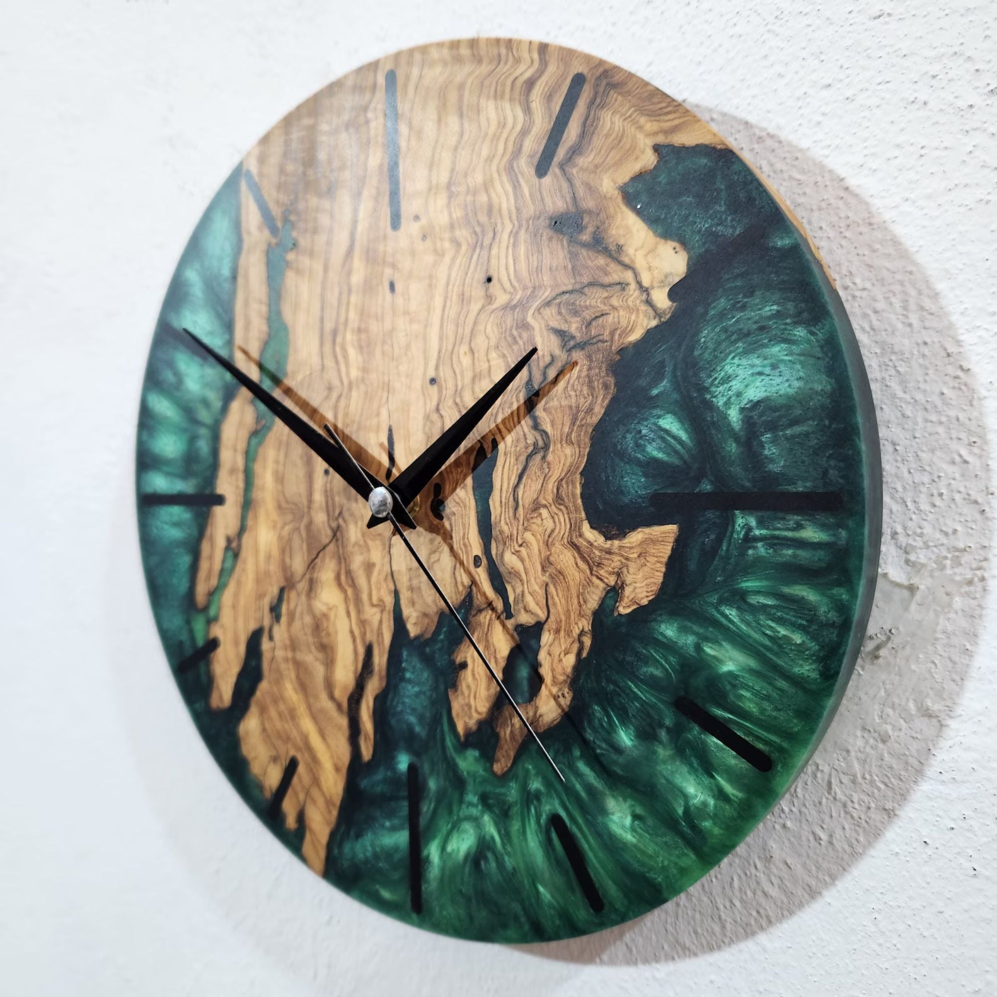 Green Forest Timekeeper | Premium Handmade Wall Clocks - Artdesigna